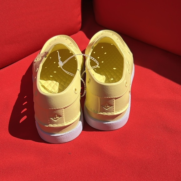 Sperry Top-Sider plastic yellow and white boat style shoes. NWOT - Picture 3 of 6